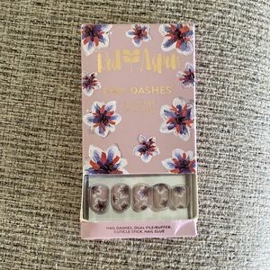 Red Aspen Nail Dashes